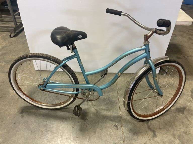 Huffy Cranbrook one-speed blue bicycle