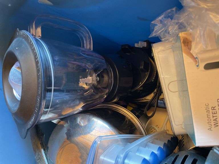 TOTE OF KITCHEN ITEMS