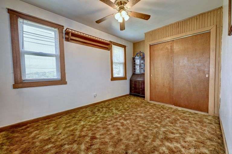 Absolute Home & Outbuildings on 3.75 Acres