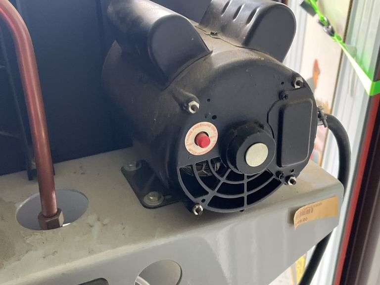 BelAire Model 5026VP 26 Gallon Air Compressor