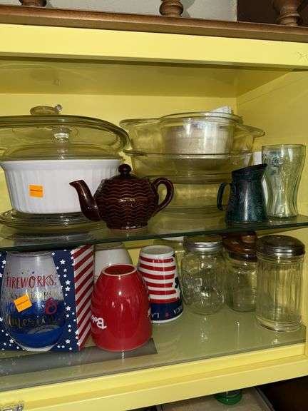 CONTENTS OF CUPBOARD INCL. SEVERAL PYREX PANS