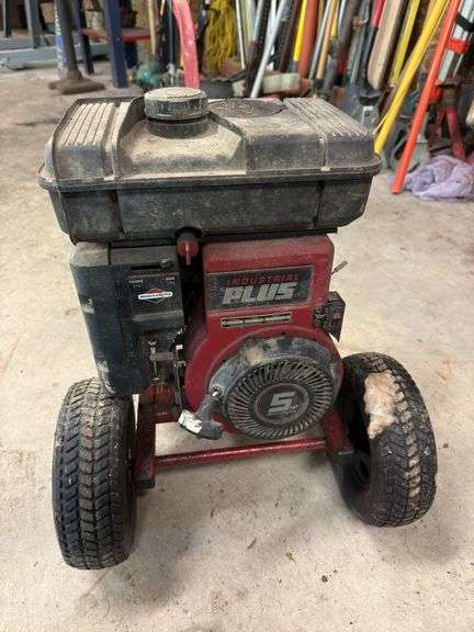PRESSURE WASHER WITH HOSE AND WAND