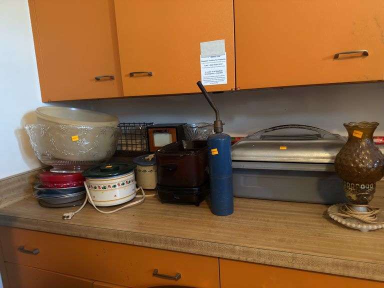 CROCKPOTS, ROASTER, BOWLS, LAMP AND TORCH