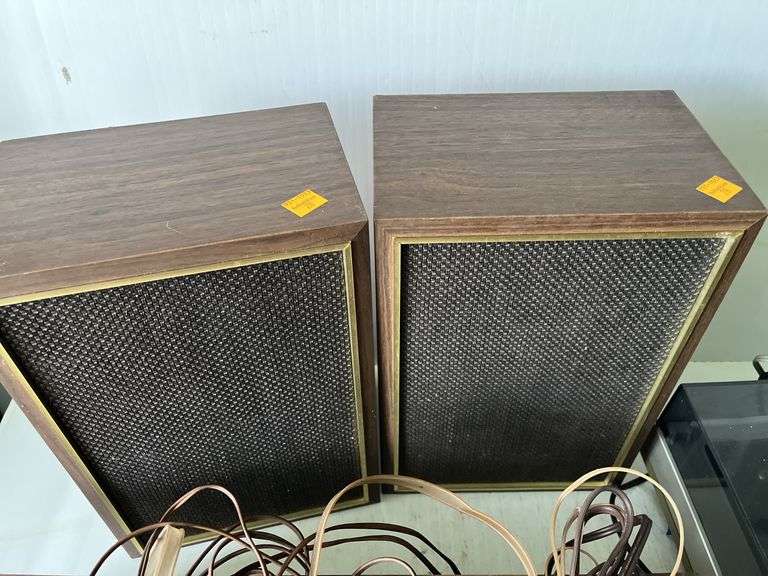 Record Player, DVD Player, Radio/Cassette Player, Speakers