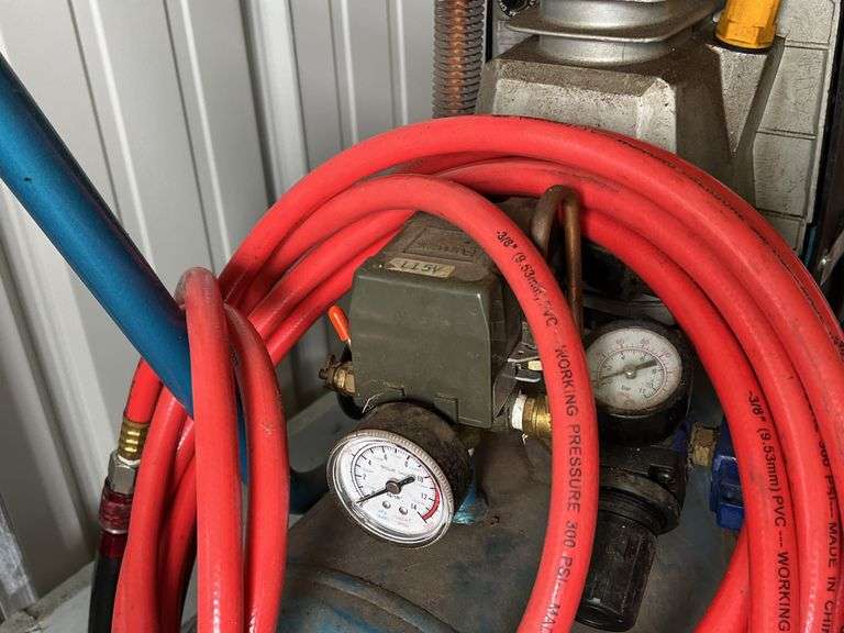 Puma Model AC1008 8 Gallon Air Compressor