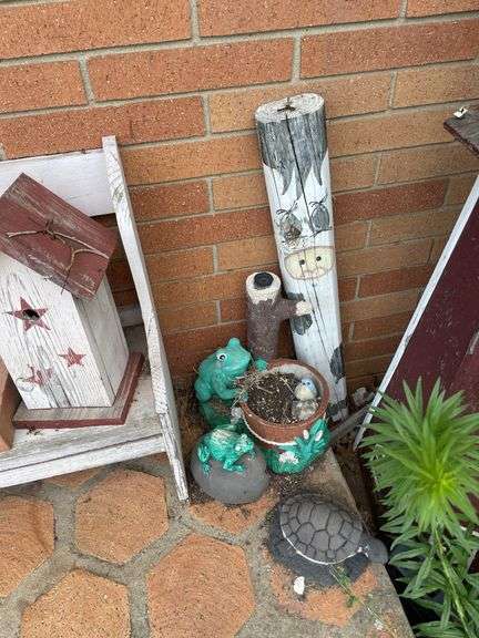 OUTDOOR DECOR BENCH, LIGHTHOUSE AND MORE