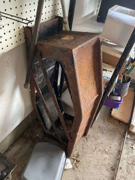 TOOL CONTENTS OF WALL