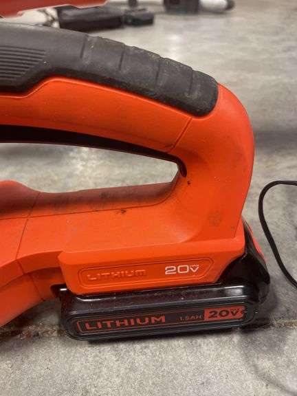 Black and Decker electric edger and hedge trimmer with batteries and charger - works