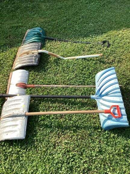 5 Snow Shovels