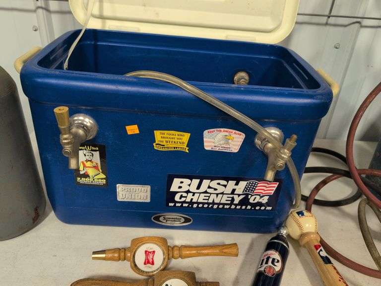 Tap handles with (2) carbon dioxide tanks and hoses
