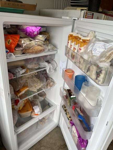 GE UPRIGHT FREEZER WORKS WELL
