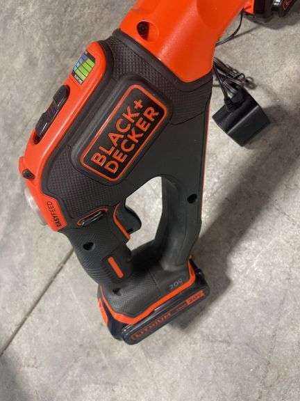 Black and Decker electric edger and hedge trimmer with batteries and charger - works