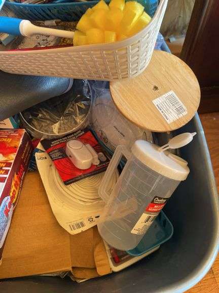 TOTE OF MISC. ITEMS
