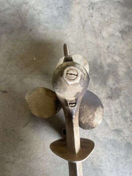 1931 Johnson A-25 2.5 HP outboard motor - engine turns - some compression