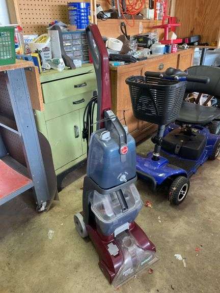 HOOVER POWER SCRUB (WORKS WELL BUT HAS BROKEN RELEASE TAB ON HANDLE)
