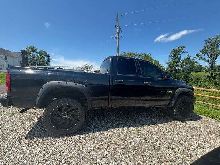 2003 Dodge Ram 1500 ,4x4 , 177,00 miles , Camo interior Design, Good Running Truck