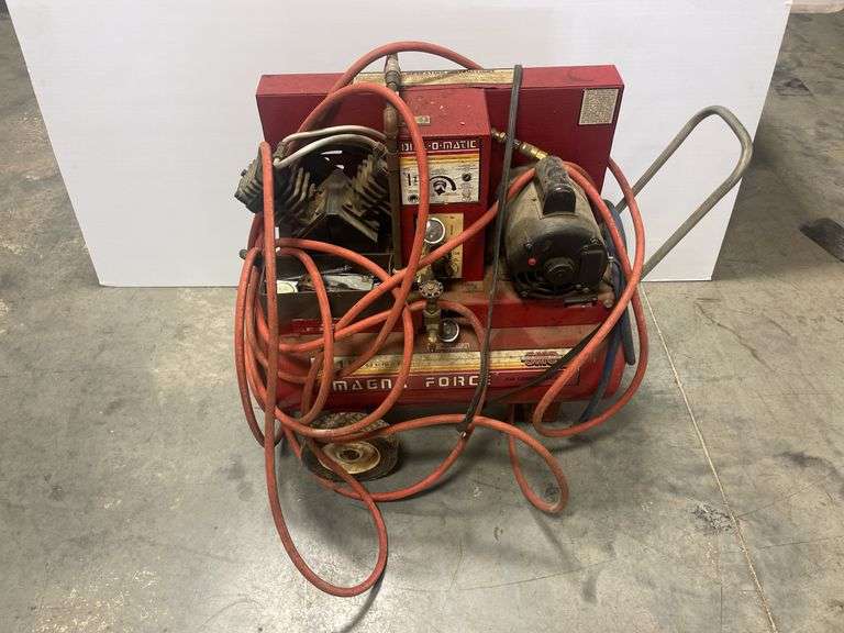 Magena Force 14 gallon air compressor with hose and attachments