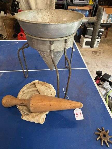VINTAGE WEAR-EVER ALUMINUM COLANDER SIEVE WITH WOODEN PESTLE AND STAND