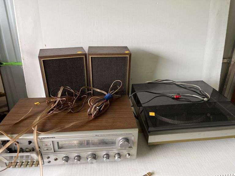 Record Player, DVD Player, Radio/Cassette Player, Speakers