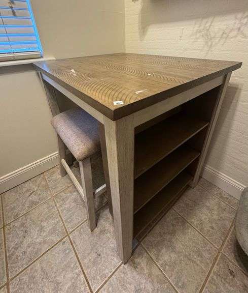 Rustic Style Kitchen Table and Stools