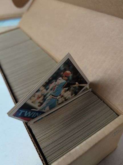 (5) 1980s near complete Topps baseball sets