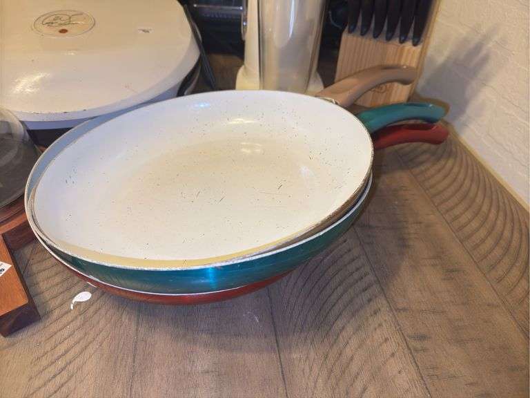 Massive Kitchenware Lot (See Details)