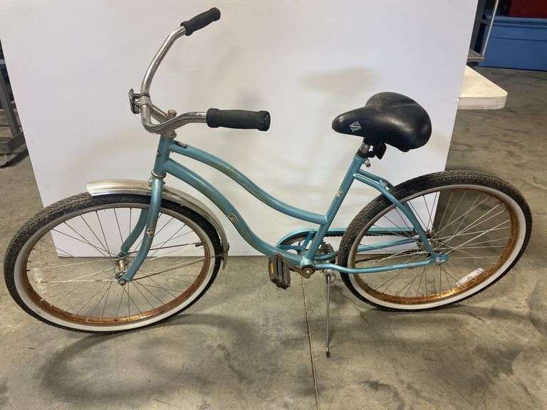 Huffy Cranbrook one-speed blue bicycle