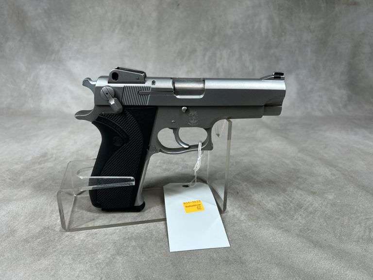 Smith & Wesson Model 3906 9mm Serial# TDH2008