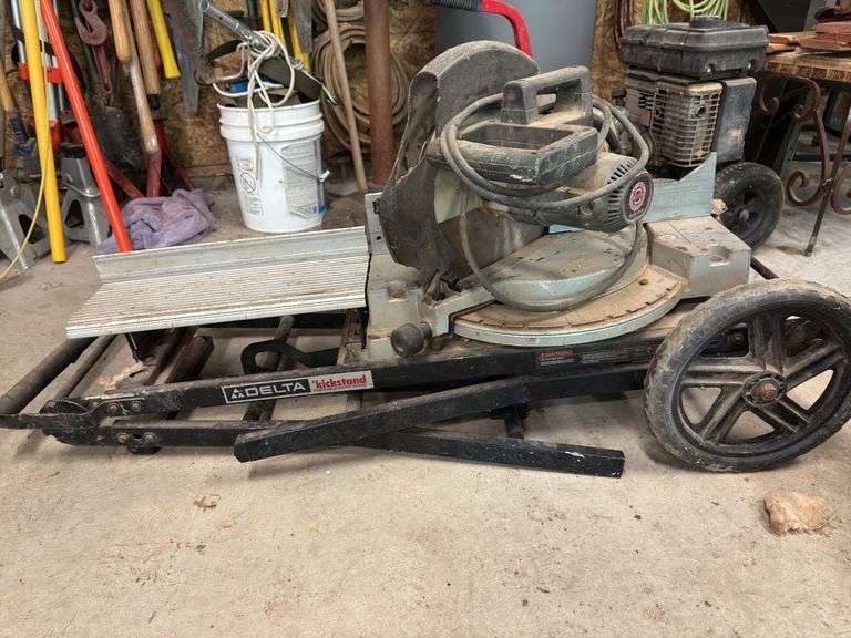 DELTA PORTABLE WORK STAND WITH BLACK & DECKER MITER SAW