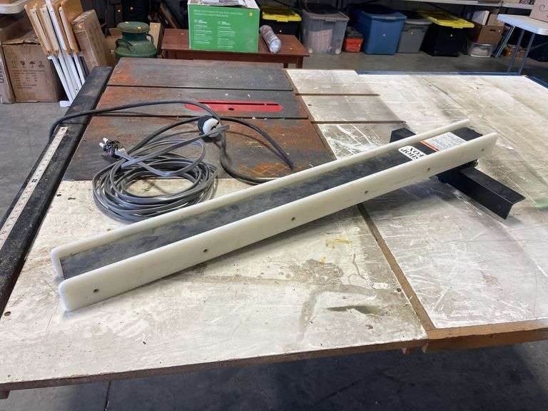 Shop Fox W1677 10" left tilting cabinet saw - works