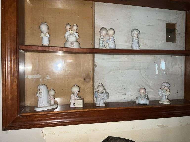 PRECIOUS MOMENTS FIGURINES