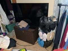 TV, WICKER-STYLE CHEST, AND SHOE RACK W/SHOES