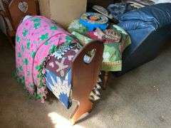 QUILT RACK, WOODEN STAND, WOODEN SHLEF, QUILTS, VINTAGE KIDS TOY