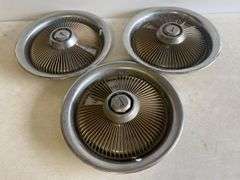 (3) Pontiac turbine style hubcaps