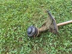 TORO BATTERY OPERATED WEED EATER