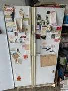 AMANA REFRIDGERATOR/FREEZER COMBO WORKS WELL.