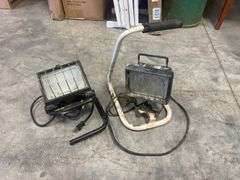 (2) work lights on stands