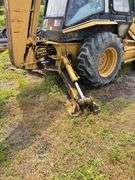 Caterpillar 416B Backhoe , 4x4 ( right side door window cracked ) Runs Good