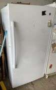 GE UPRIGHT FREEZER WORKS WELL