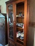 WOODEN CABINET WITH GLASSWARE