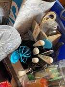 TOTE OF KITCHEN ITEMS, WASH CLOTHS AND BATH BOMBS