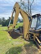 Caterpillar 416B Backhoe , 4x4 ( right side door window cracked ) Runs Good