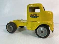 Early Tonka Mound Metalcraft Inc. Truck