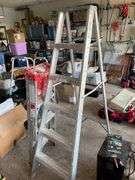 PAIR OF STEP LADDERS 4FT AND 6FT