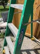 WERNER FIBERGLASS 6' STEP LADDER