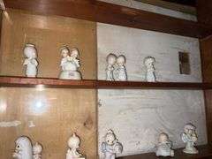 PRECIOUS MOMENTS FIGURINES