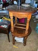PAIR OF NIGHTSTANDS, END TABLE AND CONTENTS
