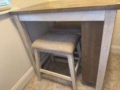 Rustic Style Kitchen Table and Stools