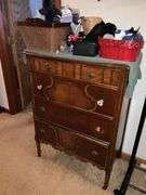 DRESSER WITH CONTENTS AND CLOTHES RACK