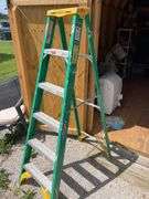 WERNER FIBERGLASS 6' STEP LADDER